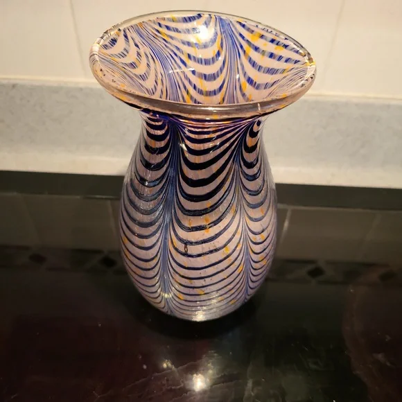 Hand Blown Feather Pull Art Glass Vase 7.25"